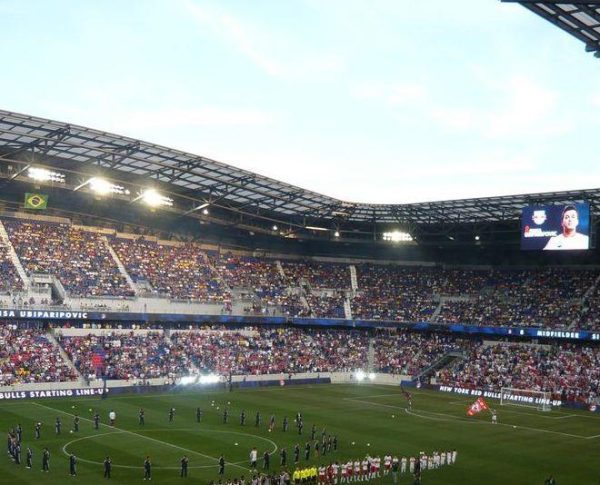 P10 Outdoor Football Stadium Perimeter LED Display Billboard 960X960 5
