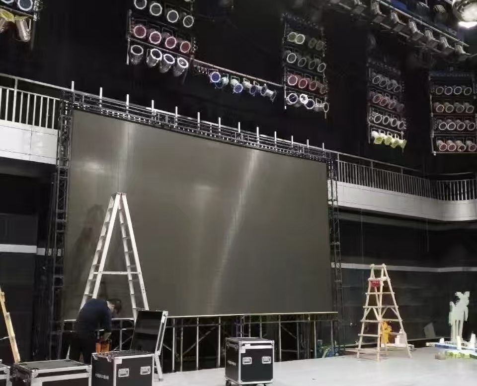 led screen panels (2)